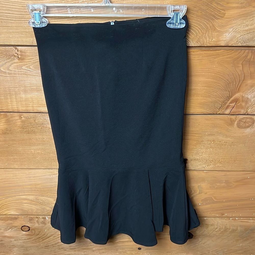 Krisa by Revolve Women’s black midi Career Skirt XS zips event business wedding
